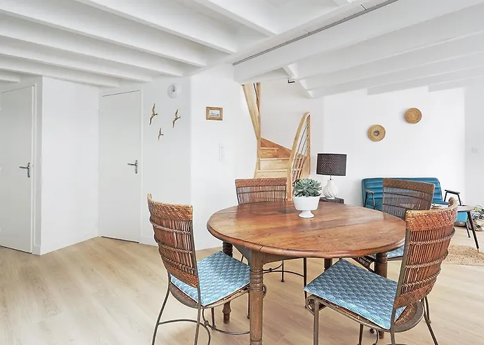 بيت للعطل La Galerie - Maison Lotus بورنيك