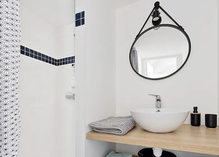 بيت للعطل La Galerie - Maison Lotus بورنيك