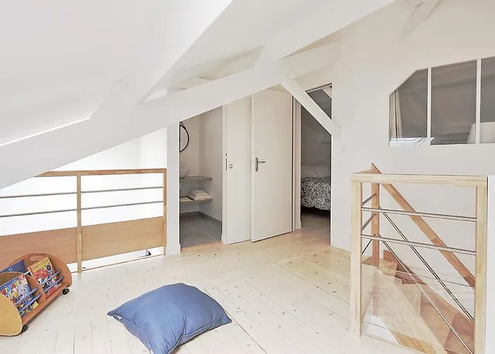 بيت للعطل La Galerie - Maison Lotus بورنيك